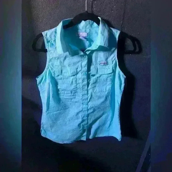 Columbia Tops - Women’s Columbia Button Up PFG Tank